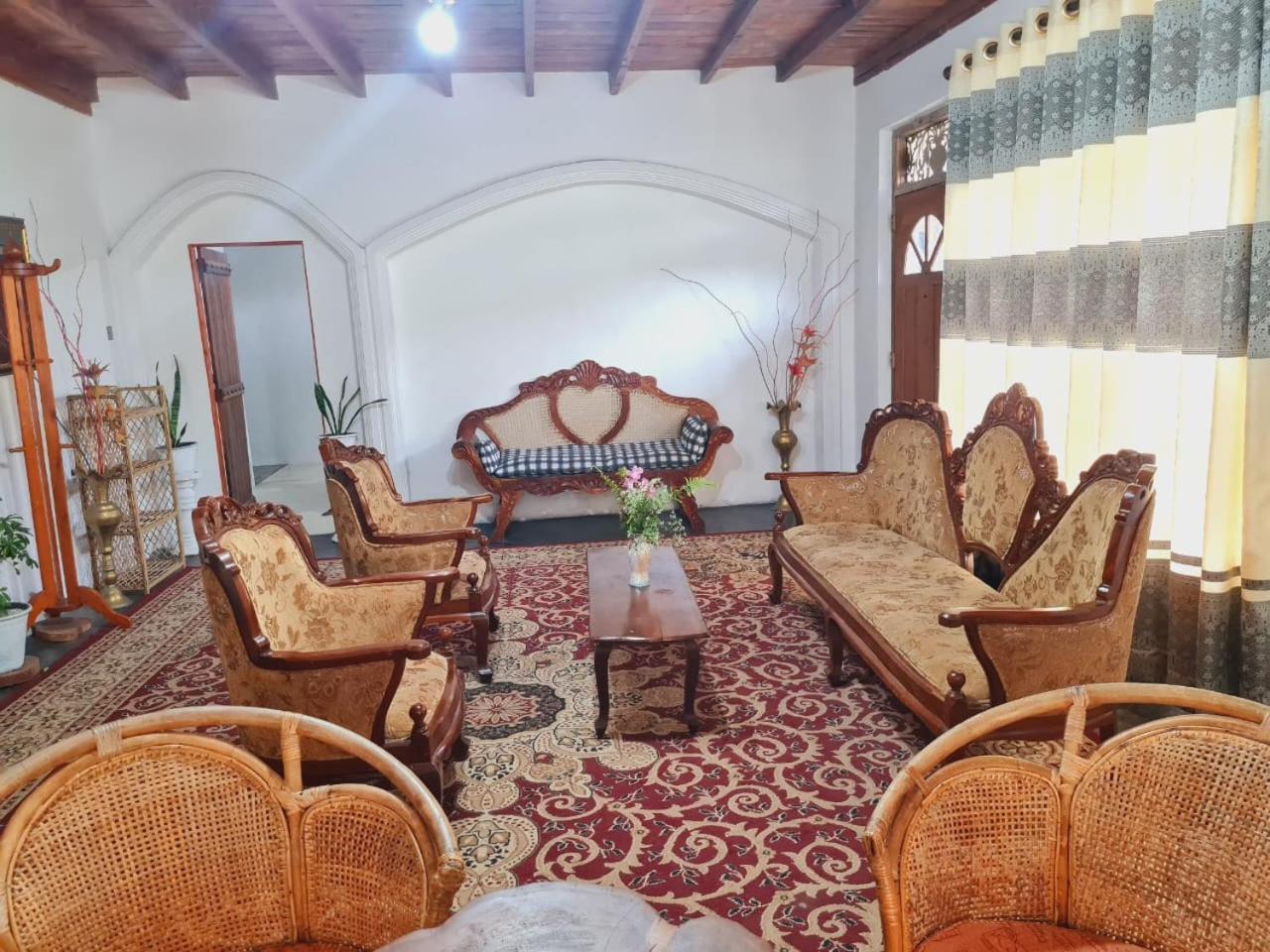Sasru Holiday Home 努沃勒埃利耶 外观 照片