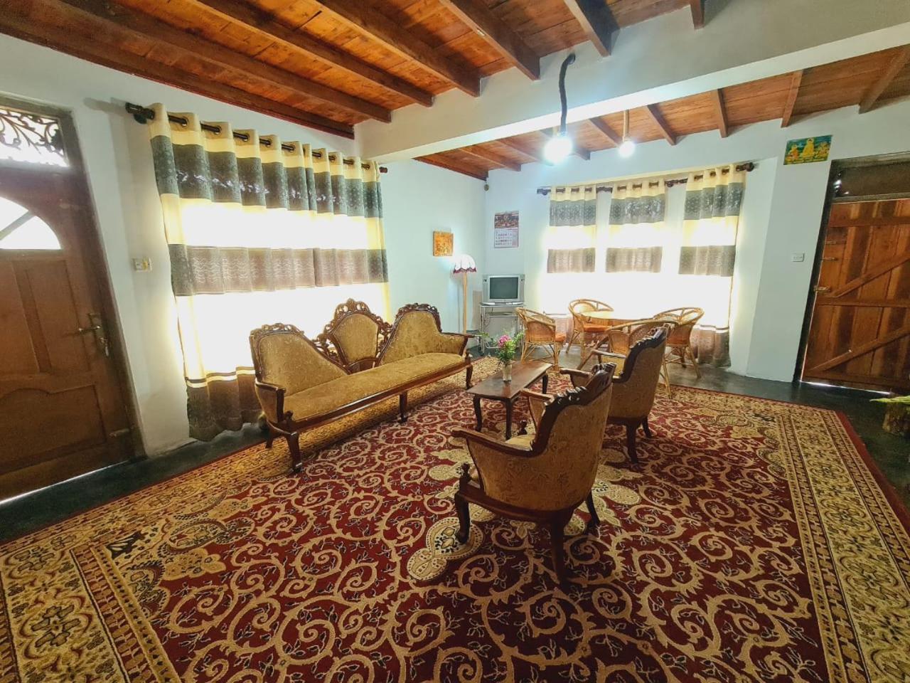 Sasru Holiday Home 努沃勒埃利耶 外观 照片