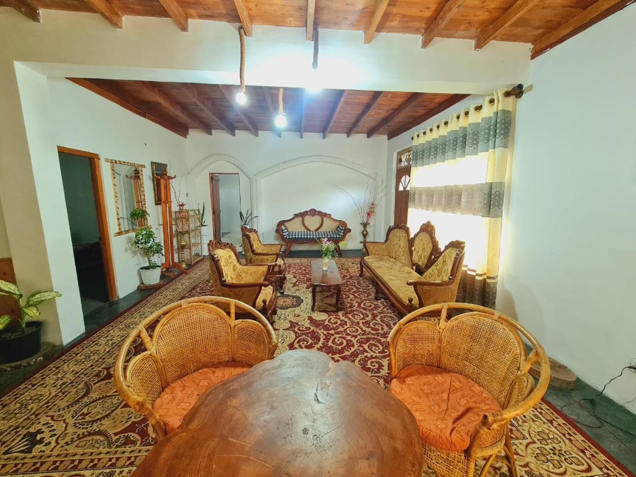 Sasru Holiday Home 努沃勒埃利耶 外观 照片
