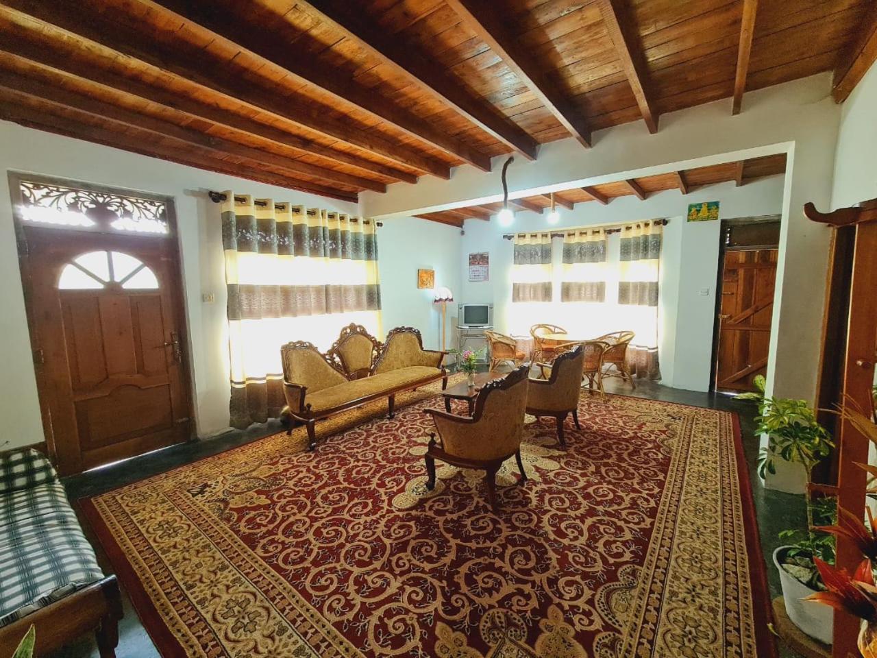 Sasru Holiday Home 努沃勒埃利耶 外观 照片